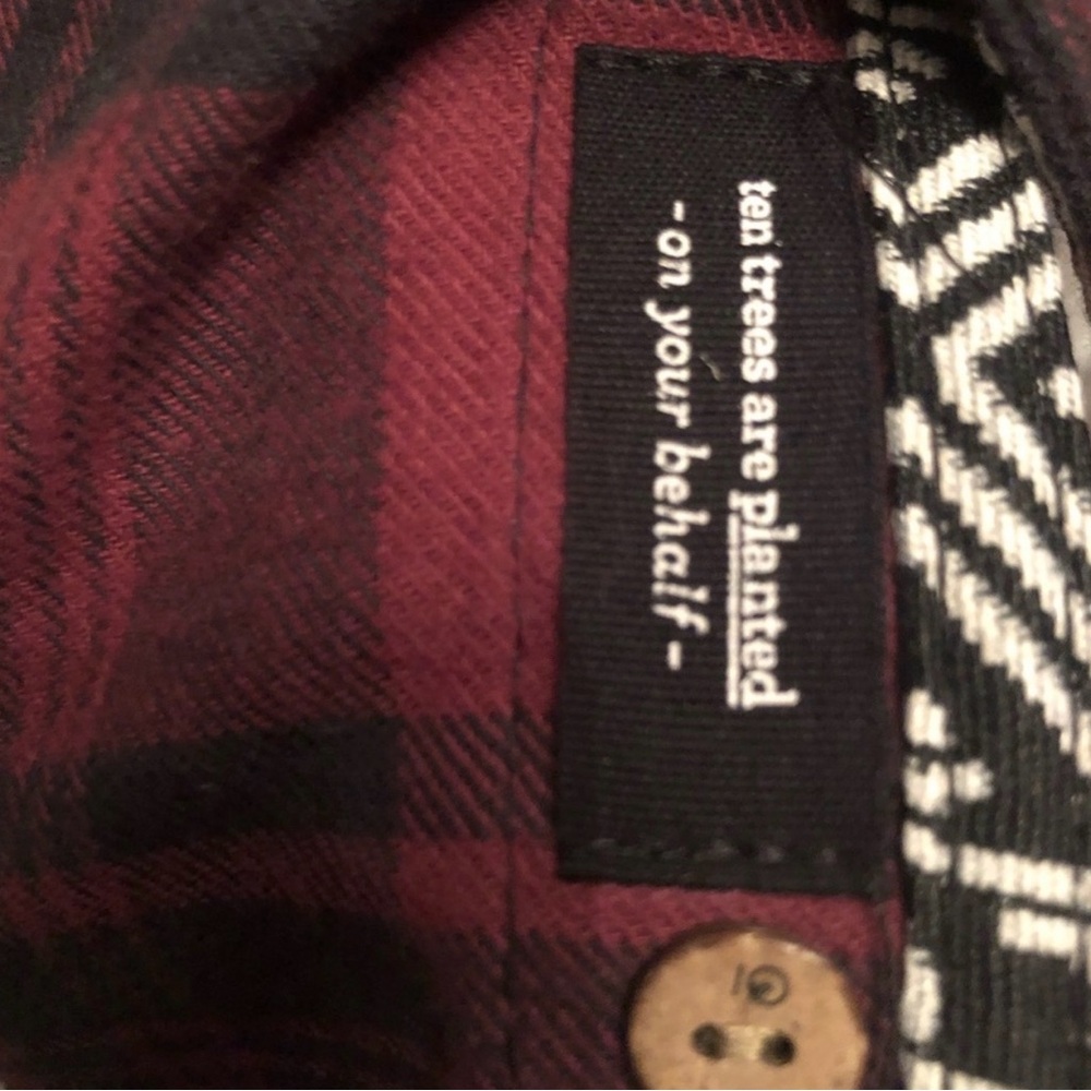 Tentree Red Plaid Flannel Button-Up Shirt Small - Picture 5 of 5